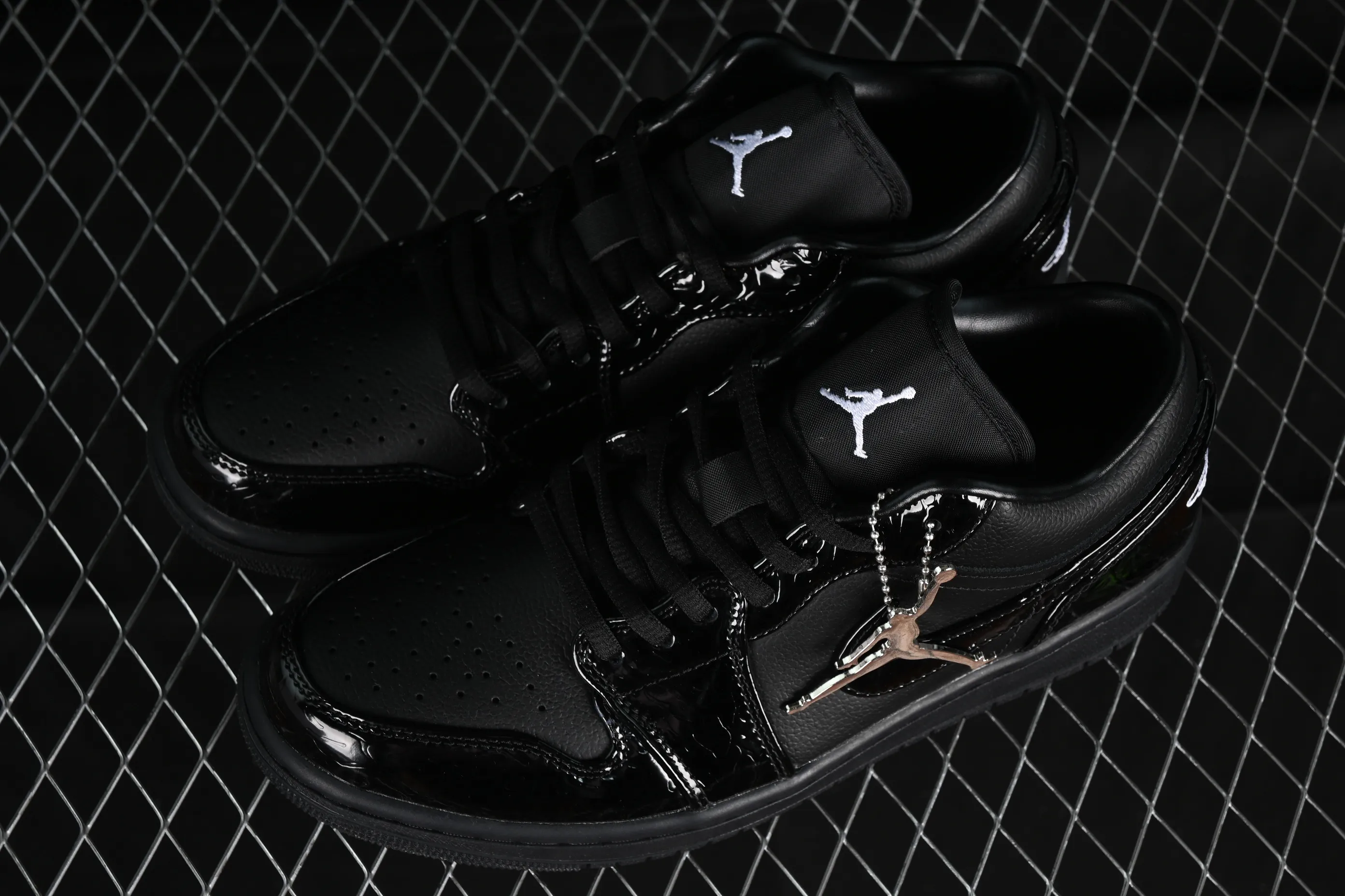 All categories Air Jordan Jordan series basketball shoes Air Jordan 1 Low G version pure original Air Jordan 1 Low "Black Croc" AJ1 Joe 1 crocodile black low-top cultural casual sneakers HJ7743-010
